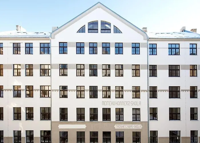 Designer Loft In The City Center *