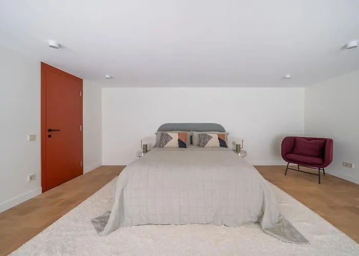 Designer Loft In The City Center *