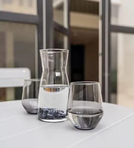 Апартаменты Designer Loft In The City Center *